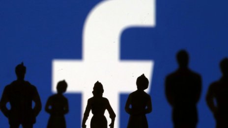 Facebook пак се издъни с лични данни