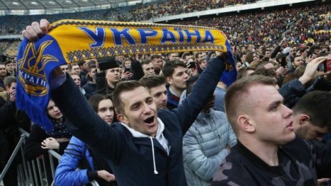 Украйна се готви за президент: Зеленски или Порошенко