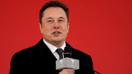 Tesla ще конкурира Uber и Lyft с роботаксита
