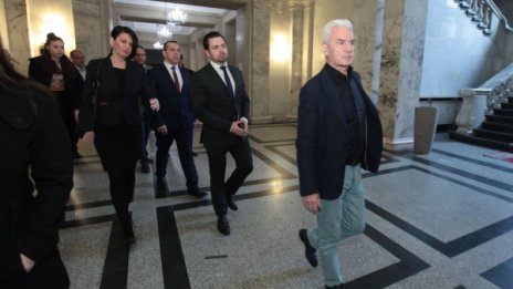 "Атака" си избра водач на листата, иска и повече пари от Европа