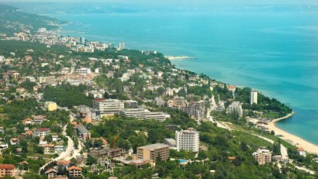 Паднаха по-високите данъци за жилищните имоти в курортите