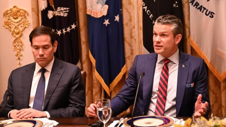 Пийт Хегсет: Никога няма да се доверя на Рубио или Милър да ми гледат децата 