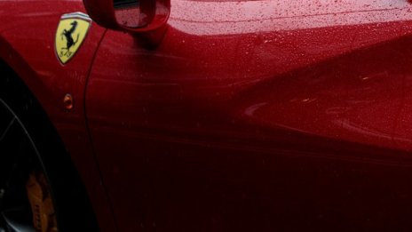 Германец направи тест драйв на скъпо Ферари, но "забрави" да го върне