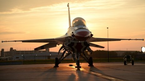 Покупката на изтребители: Доставката – до 2023 г. 