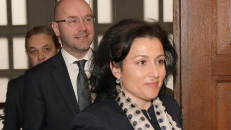 Танева гарантира: Бързо решение за пострадателите от градушките