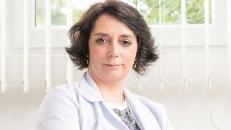 Проф. Шиварова продължава с гладната си стачка, обвиниха я в "грубо нарушаване на правилата"