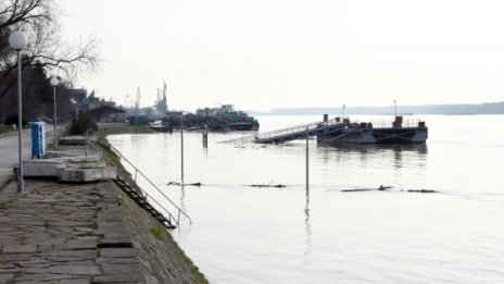 Русенец прекарва с лодка иракчани по Дунав, спипаха го