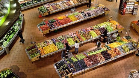 Говорим по телефона в супера – сметката ни по-висока