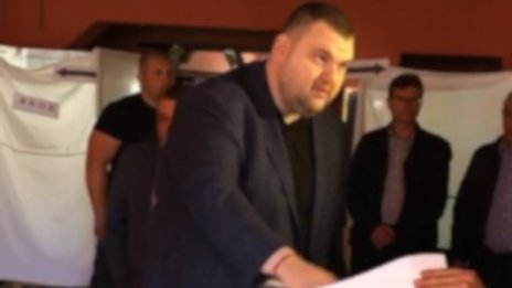 Пеевски гласува в пазарджишкото село Света Петка
