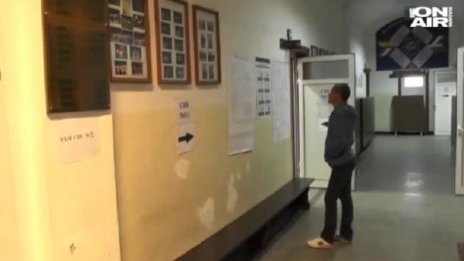 Три машини в ромския квартал на Видин прашасаха