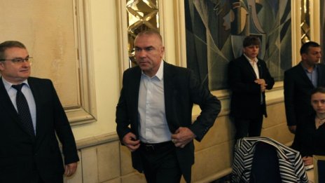 Марешки не отива в Брюксел и той по-полезен тук