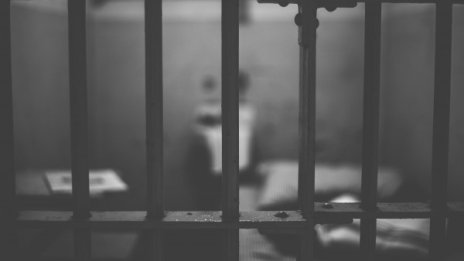 Мъж ще лежи 26 години за двойно убийство в Горни Дъбник