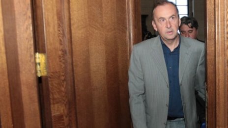 Делото срещу Вальо Топлото продължи 20 минути, отложиха го