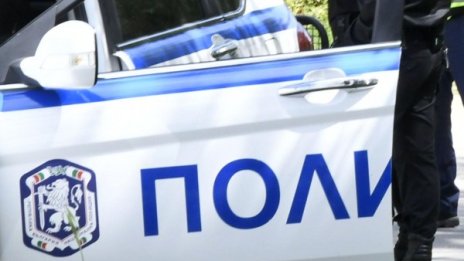 След семеен скандал мъж нападна и полицаи