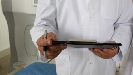 Дядо открадна кабел за 500 лева от болницата в Горна Оряховица