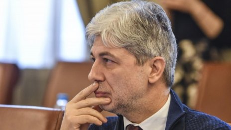 Нено Димов мечтае: Защо да не подпомагаме закупуването на електромобили?