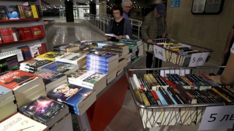 Падне ли ДДС за книгите, може да се купуват с 20% повече