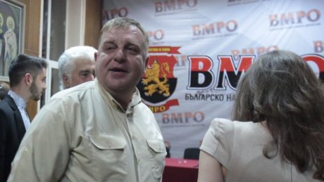 Каракачанов скочи: Комисията за общата ни история с Македония не работи!