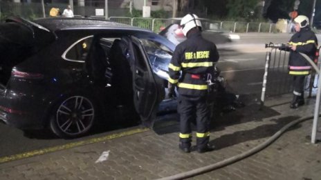 Джип се запали и се взриви на бул."Черни връх" в София