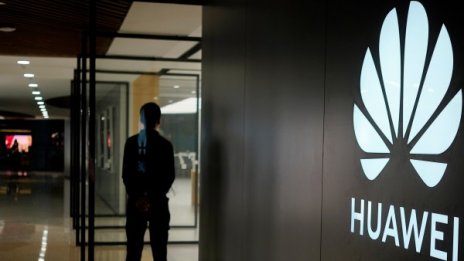 Huawei иска милиони от Verizon 