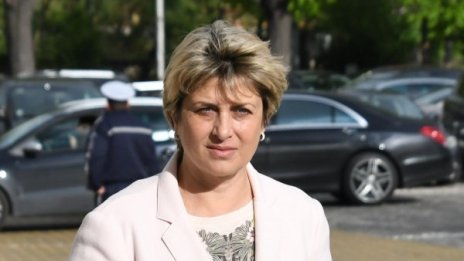 Опозицията в БСП искала "главата" на Нинова и сближаване с ГЕРБ