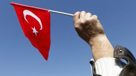 Доживотна присъда за 17 души за опита за преврат в Турция 