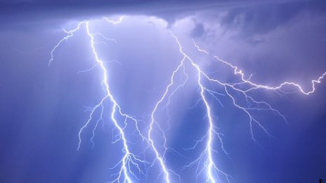 Седмицата започва с гръмотевици и градушки 