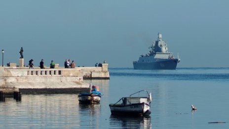 Руска военноморска група е в пристанището на Хавана