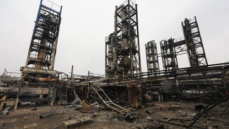 Заради ударите по рафинерии: Русия отново въведе стара съветската практика 