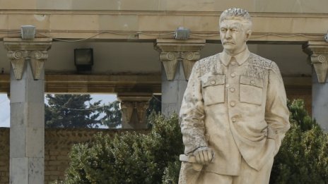 От момче до лидер: Как в Грузия продават образа на Сталин?