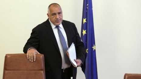 Вземаш болничен, за да бачкаш друго! Борисов размаха пръст