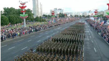 Военна мощ: Парадът в Беларус в Деня на независимостта