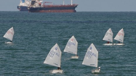 Дъжд, слънце, но остава топло утре - градусите до 32