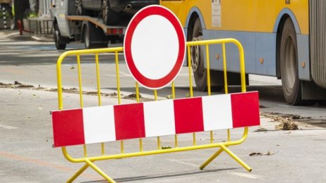 Ремонти променят движението по бул."България"