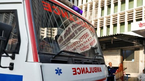 Най-малко 29 жертви на автобусна катастрофа в Индия