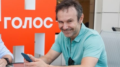 Рок звезда може да засенчи президента комик на парламентарния вот в Украйна 