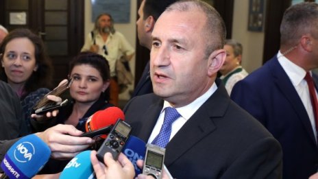 Радев с оценка: Не машините са виновни, а администрацията!