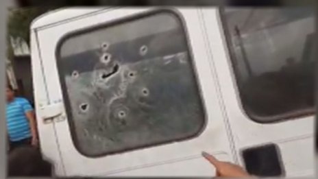 Полицаи стреляха по бус с роми, помислили, че са трафиканти