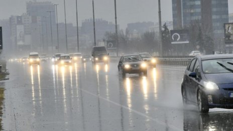 Внимание! Идват обилни дъждове, оранжев код в 18 области