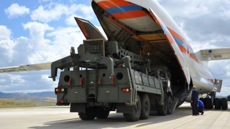Какви ще са санкциите на САЩ към Турция заради С-400?