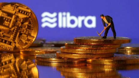 Цената на Bitcoin се срина с 11% заради Libra 