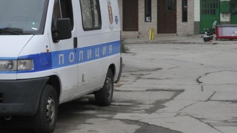 Дете е с охлузни рани, блъсна го кола в Сандански