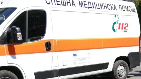 70-годишен загина, блъсна го кола на пътя