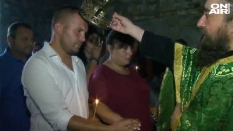 За първи път от 100 години - венчавка в българско село 