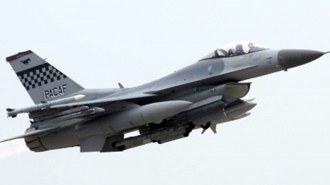 ГЕРБ: Сделката за  F-16 нямало да надхвърли 4 млрд. лева
