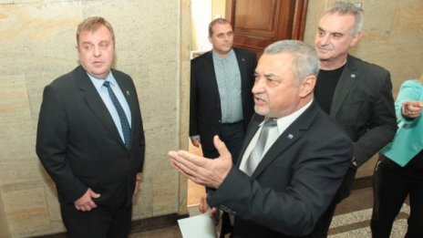 ВМРО за "Атака": Все викаха, крякаха... свикнали сме им
