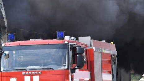 Аспиратори подпалиха крайбрежно заведение във Варна