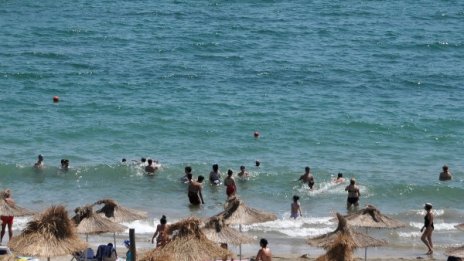 Слънчево време ни очаква утре, но следобед с дъжд