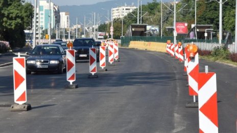 Възстановиха движението в южното платно на бул. "България"
