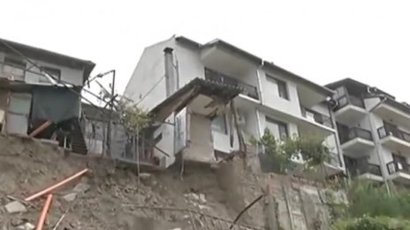 Свлачище и нехайство – опасност за няколко къщи във Велико Търново